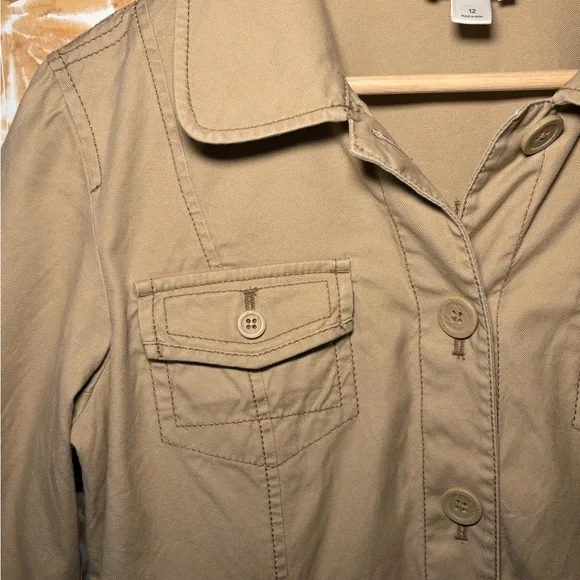 LOFT Tan Safari Style Feminine Utility Jacket with Cinched Waist Detailing 12 - Picture 4 of 6